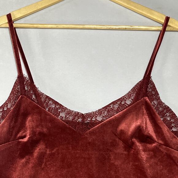Velvet and Lace Tank Top Womens Medium Red V Neck Cropped Holiday - Picture 3 of 7